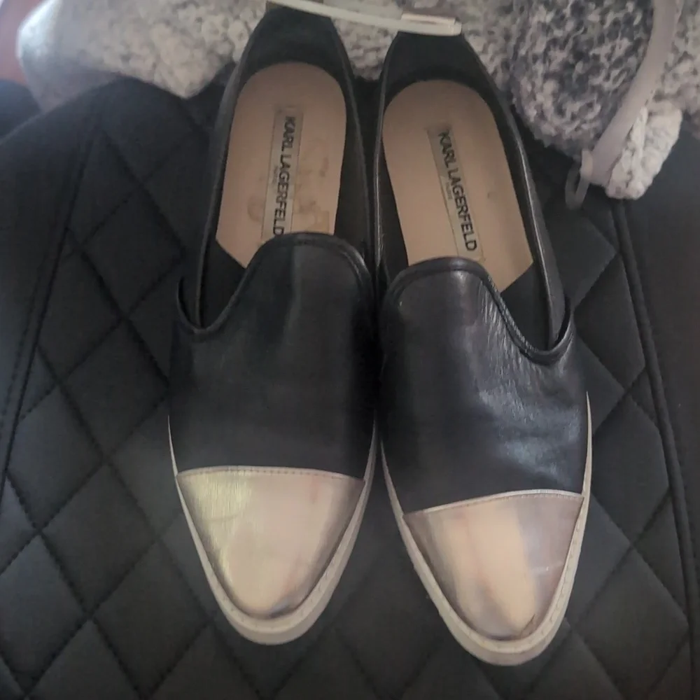 Karl Lagerfeld Size 8M Black & Silver Slip-On Loafers